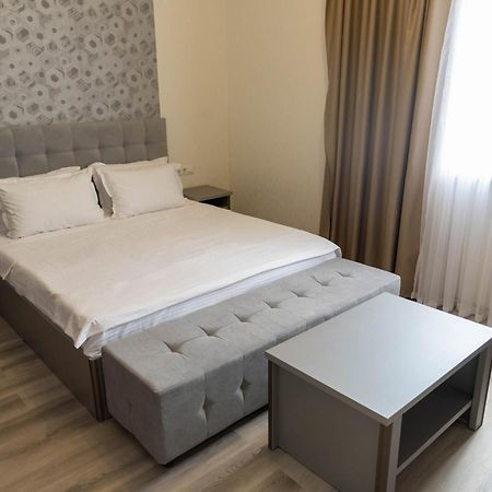 Dora Hotel Shymkent Exterior foto